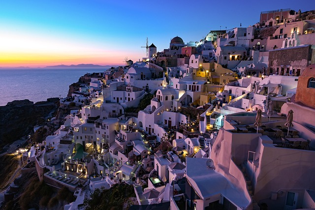 Best Island Hotels in Greece for Views and Timeless Luxury