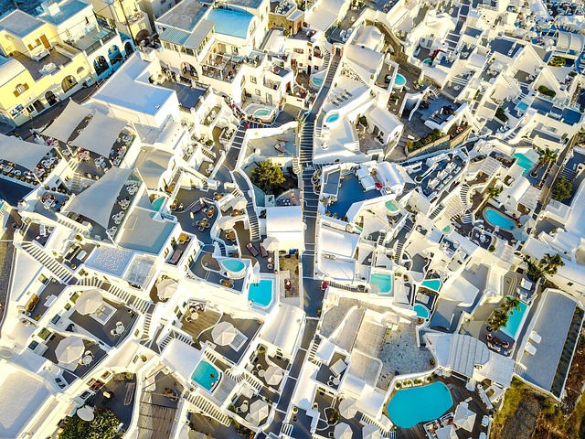 Best Resorts in Santorini Greece With Sunset Views
