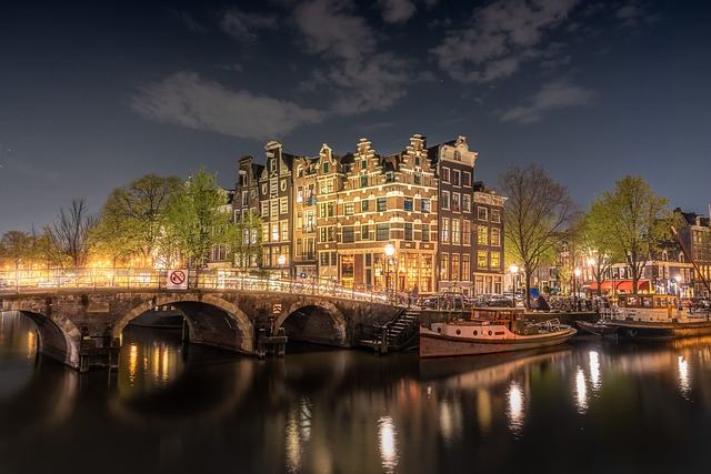 Luxury Hotels in Amsterdam City Center With Premium Service