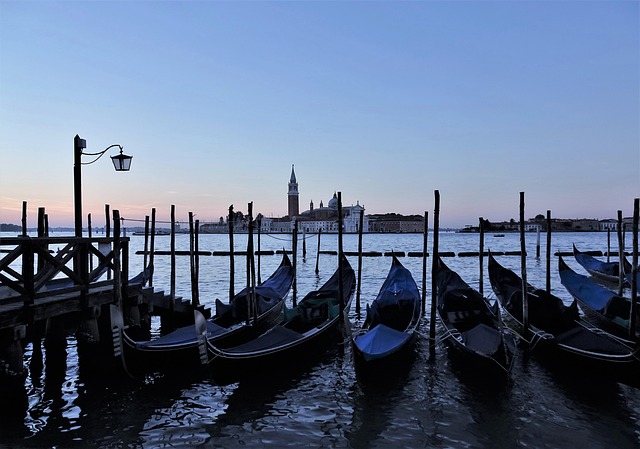 Premium UAE Travel Escapes for Glamour and Iconic Comfort